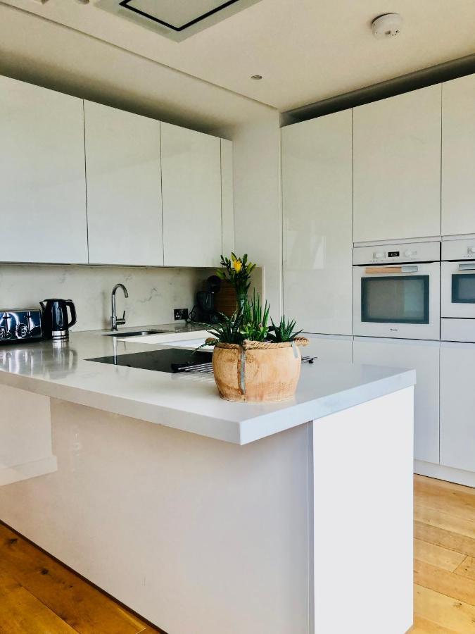 Luxury 2 Bedroom Apartment 20 Min From Central ロンドン エクステリア 写真