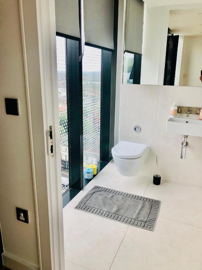 Luxury 2 Bedroom Apartment 20 Min From Central ロンドン エクステリア 写真